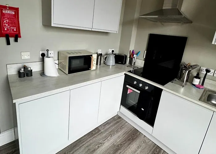 Apartment Regent Stray- 2 Bed Parking