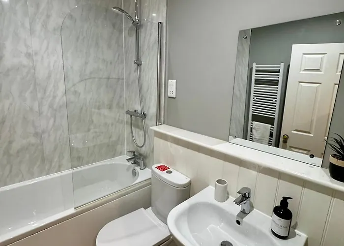 Regent Stray- 2 Bed Parking Χαρογκέιτ